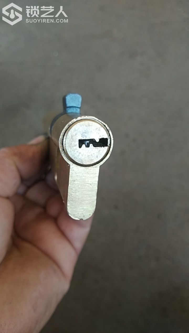 158969047749160_831.jpg